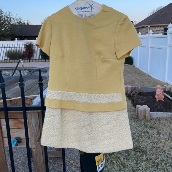 Lili Ann Knit made in London suit shirt skirt blazer set - Picture 2 of 4